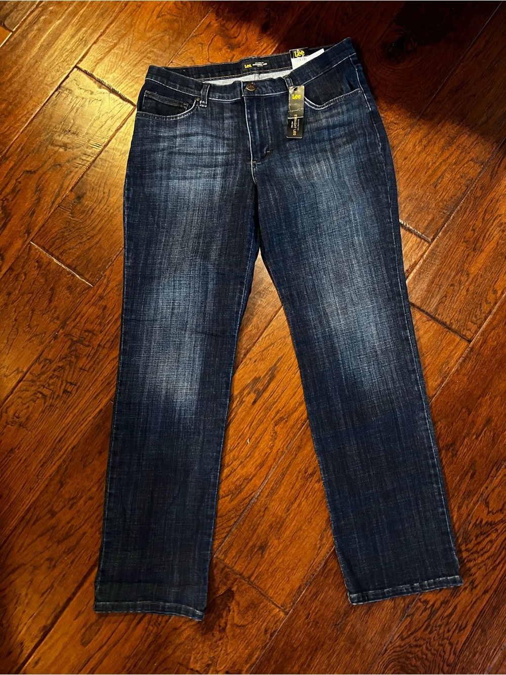 NWT Lee Relaxed Fit Straight Leg Jeans Women’s 14 Long Mid Rise Dark Wash